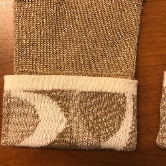 COACH Logo C Tan Beige Shimmer Wool Touch Gloves - Picture 5 of 6